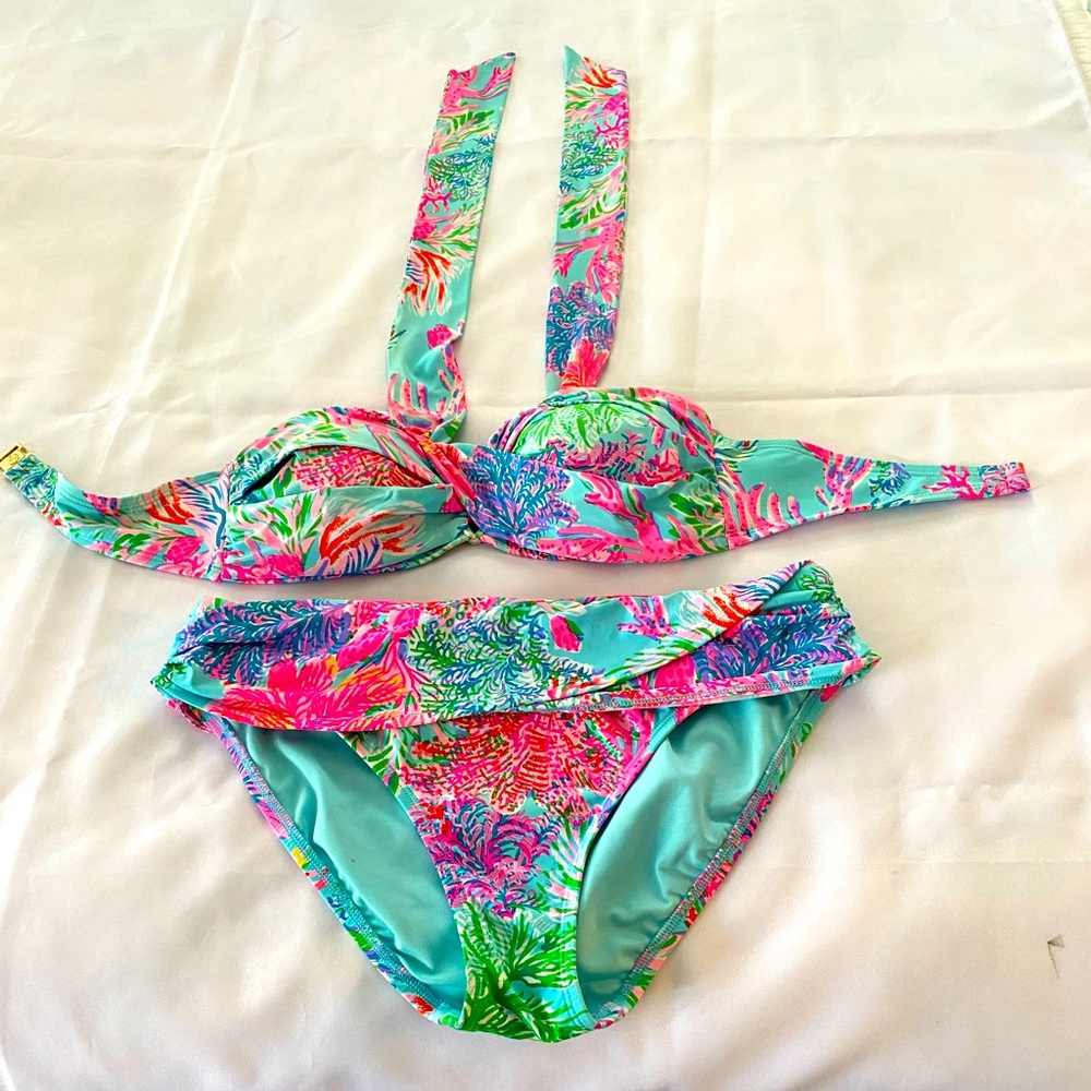 NWOT Lilly Pulitzer Bikini. Eddee Bikini Top. Lagoon sarong hipster